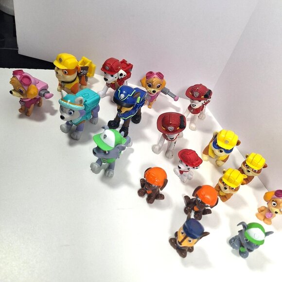 Paw Patrol Action Figures 18 Lot Chase Marshall Skye Rocky Rubble Everest Zuma - Picture 7 of 14